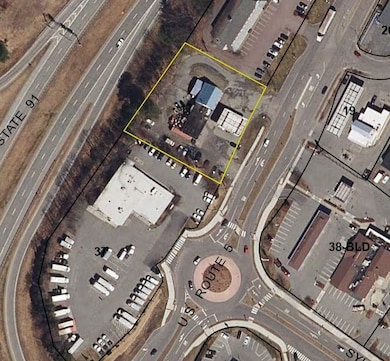 1049 N Main St, Hartford, VT 05001 - photo 4