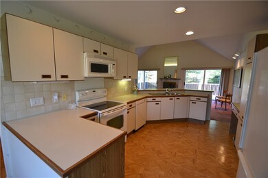 30 Bagy Wrinkle Cove unit 30, Warren, RI 02885 - photo 6