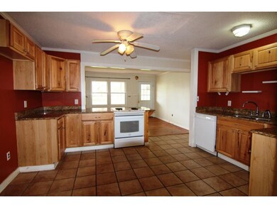 GRANITE COUNTERS IN KITCHEN
