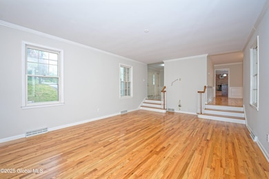 2 Livingroom 3