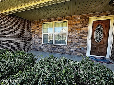 COVERED FRONT PORCH