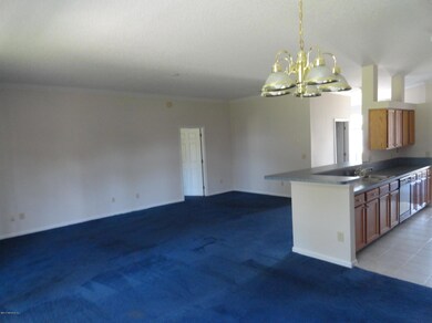 HUGE GREATROOM