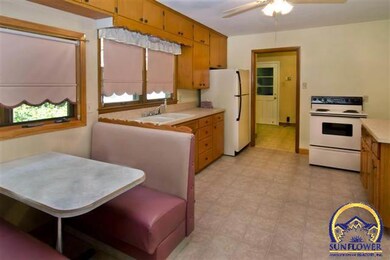 1421 SW Indian Trail, Topeka, KS 66604 - photo 3