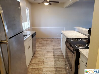 1120 N King St unit 105, Seguin, TX 78155 - photo 2