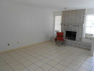 10829 Cardigan Dr, El Paso, TX 79935 - photo 3