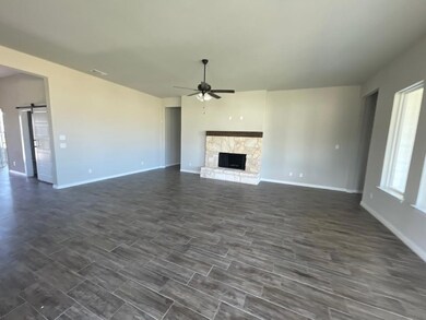 189 Chester Rd, Springtown, TX 76082 - photo 5