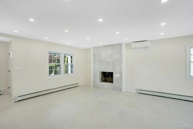 23 Chase Ln, Levittown, NY 11756 - photo 6