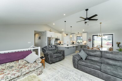 179 Stonelake Dr SE, Rochester, MN 55904 - photo 6