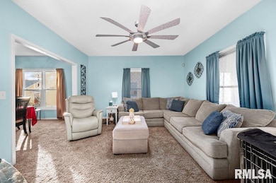 341 W 30th St, Davenport, IA 52803 - photo 3