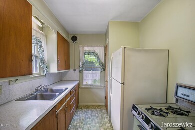 3324 Riverview Ave NE, Grand Rapids, MI 49525 - photo 6