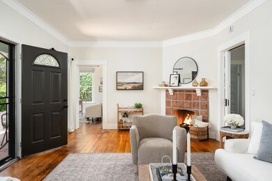 Living Room (A)
