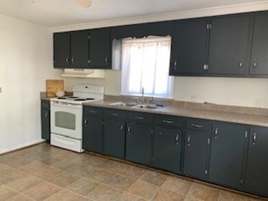 221 Mammoth Rd unit 1, Lowell, MA 01854 - photo 2