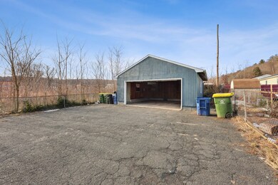 31 Sheffield St, Waterbury, CT 06704 - photo 5