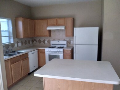 9638 Coyote Creek Dr, Houston, TX 77095 - photo 2