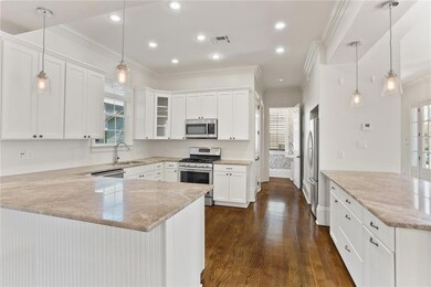 big kitchen with tons of counter & prep space. Pan