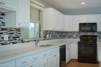 2343N63rd010