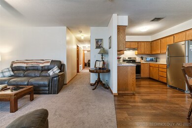 808 SW 8th St, Wagoner, OK 74467 - photo 4