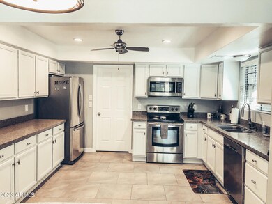 1857 E Sunburst Ln, Tempe, AZ 85284 - photo 3