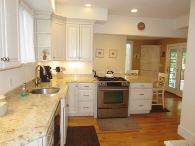603 Washington St, Wellesley, MA 02482 - photo 7