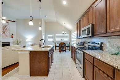 1021 Montrose Ave, Gainesville, TX 76240 - photo 4