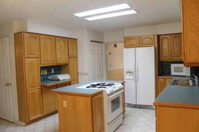 212 Valleybrook Cir, Howard, OH 43028 - photo 2