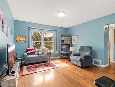 216 SW 2nd St, Melcher, IA 50163 - photo 4