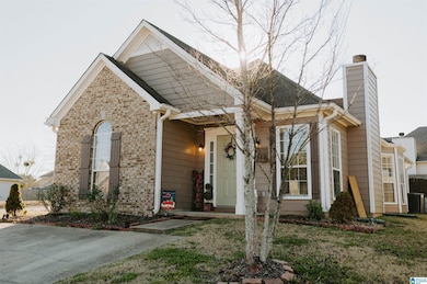 335 Camden Cove Cir, Calera, AL 35040 - photo 2