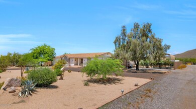 37610 N 16th Way-large-003-005-Front Ext