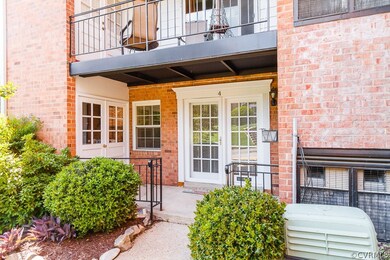 FRONT ENTRANCE, DOUBLE DOORS, LAUNDRY ROOM TO THE