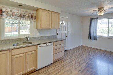 13-web-or-mls-2410 SW 25th St-13