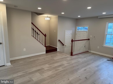 605 Warrenton Terrace NE, Leesburg, VA 20176 - photo 2