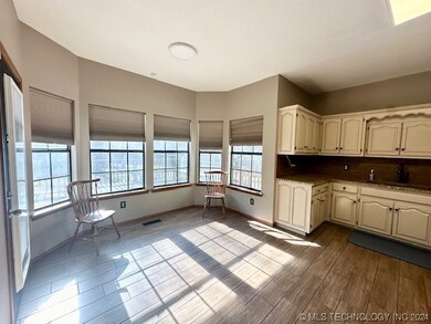 Breakfast nook