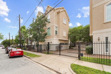 2418 Ralph St unit A, Houston, TX 77006 - photo 2