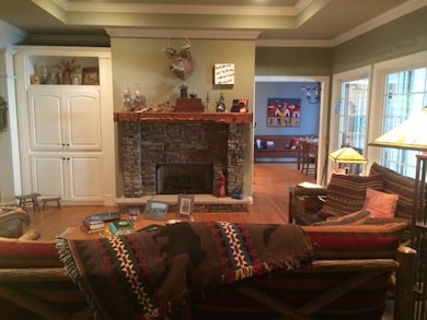 great room w/fireplace