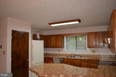 23269 Holly Hill Ln, California, MD 20619 - photo 6