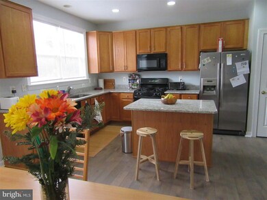 8175 Glade Bank Dr, Manassas, VA 20111 - photo 5