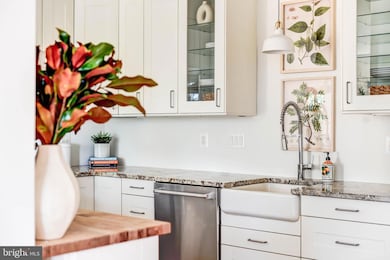 4936 Sentinel Dr unit 302, Bethesda, MD 20816 - photo 7