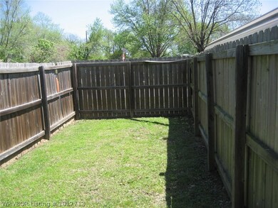 900 Pine St, Muldrow, OK 74948 - photo 7