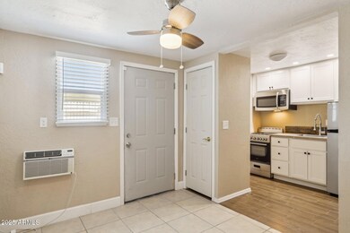 2-web-or-mls-518-e-roanoke-ave-4