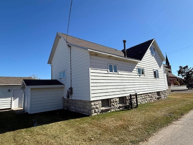 1012 11th Ave, Menominee, MI 49858 - photo 5