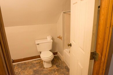 1833N4th-005