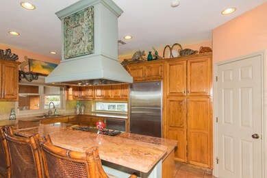 kitchen eating bar