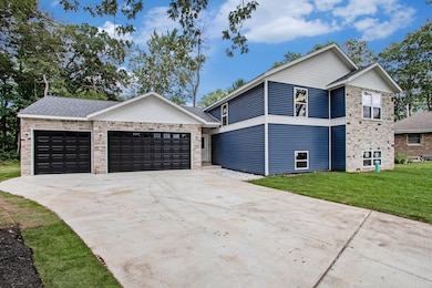 5550 Morehouse Ct, Portage, IN 46368 - photo 2