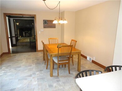 Dining Room. 7291 Boston Cross Rd., Boston -  dini