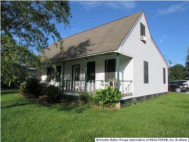 Lovely Acadian cottage style