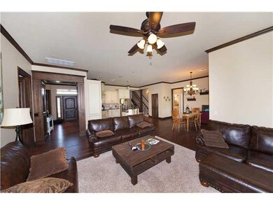 19800 Crest Ridge Dr, Edmond, OK 73012 - photo 2