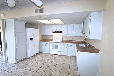3313 W Harmont Dr unit 1, Phoenix, AZ 85051 - photo 5