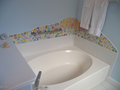 Master Bath-garden tub