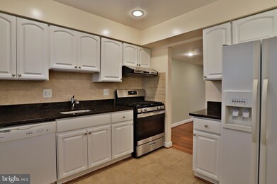 3181 Welby Ct, Fairfax, VA 22031 - photo 7