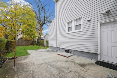 188-31 Lewiston Ave, St. Albans, NY 11412 - photo 4